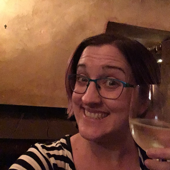 Meet your Posher, Caitlin - Picture 1 of 1